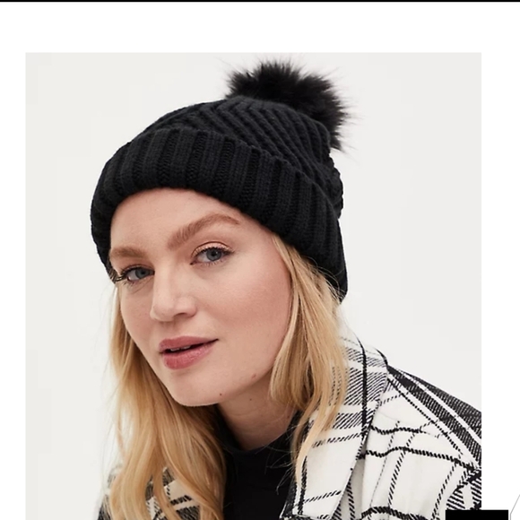 🆕BLACK RIB POM POM BEANIE☃️⛄☃️ - Picture 2 of 2